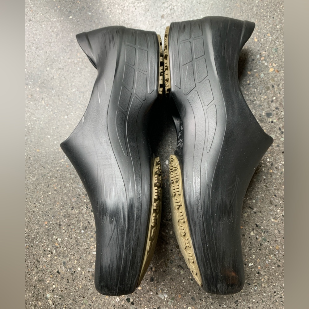 Sticky Shoes Black Clogs Women’s 8.5M - Picture 9 of 14